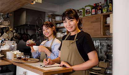 飲食店の女性スタッフ